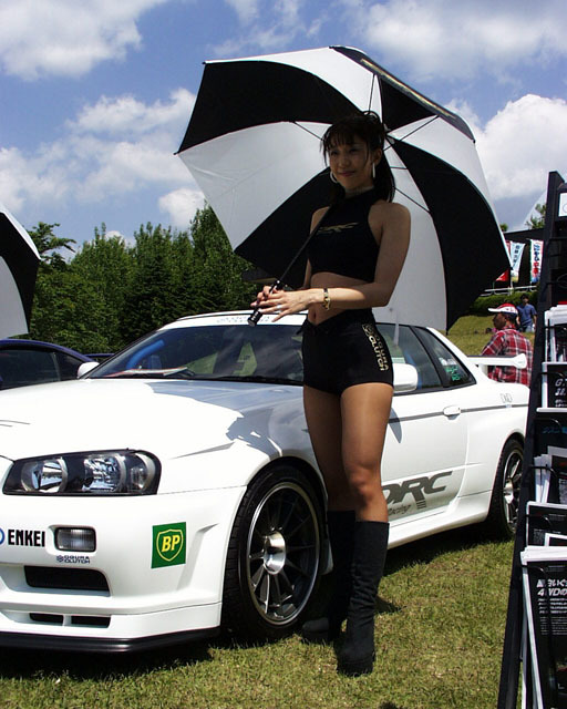 Japanese race queens and umbrella girls — 23